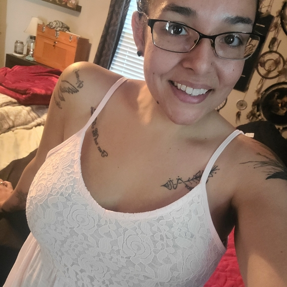 Meet your Posher, Ebony - Picture 14 of 16